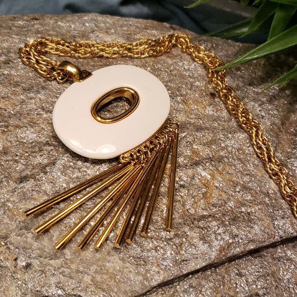 Vtg Kenneth Lane KJL Lucite Gold Tassle Necklace - Picture 6 of 14